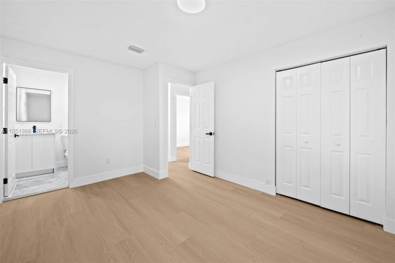 6965 NW 21st Ct, Miami, FL 33147 Photo