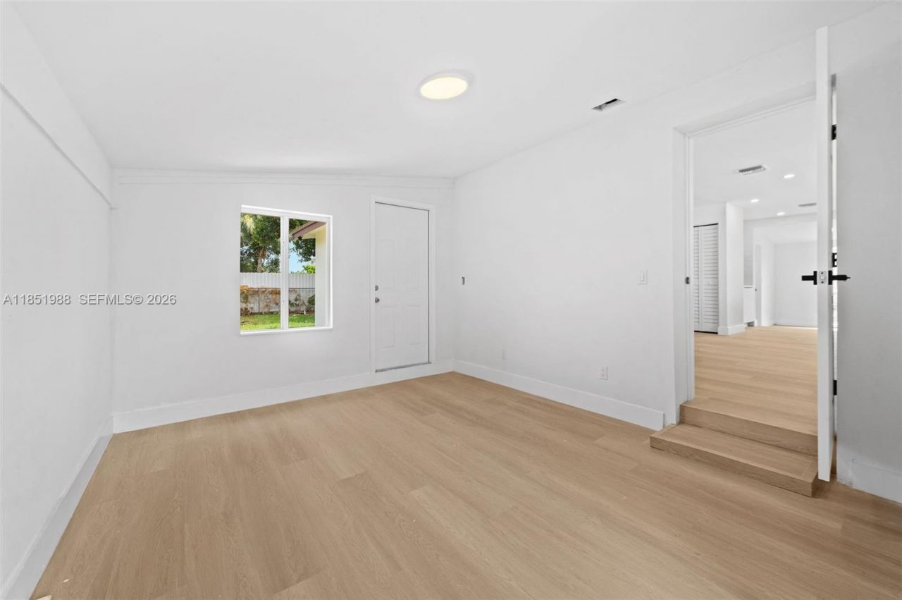 6965 NW 21st Ct, Miami, FL 33147 Photo