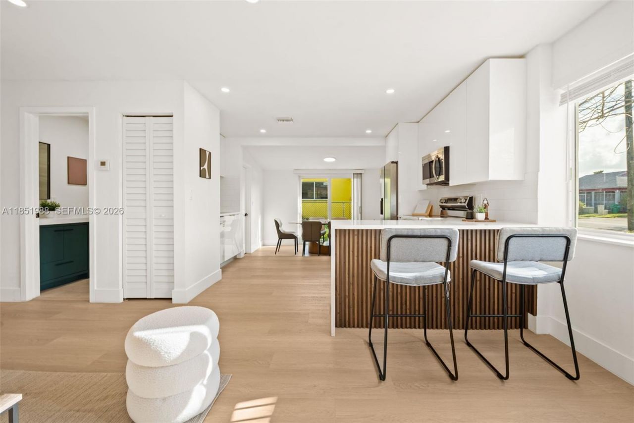 6965 NW 21st Ct, Miami, FL 33147 Photo