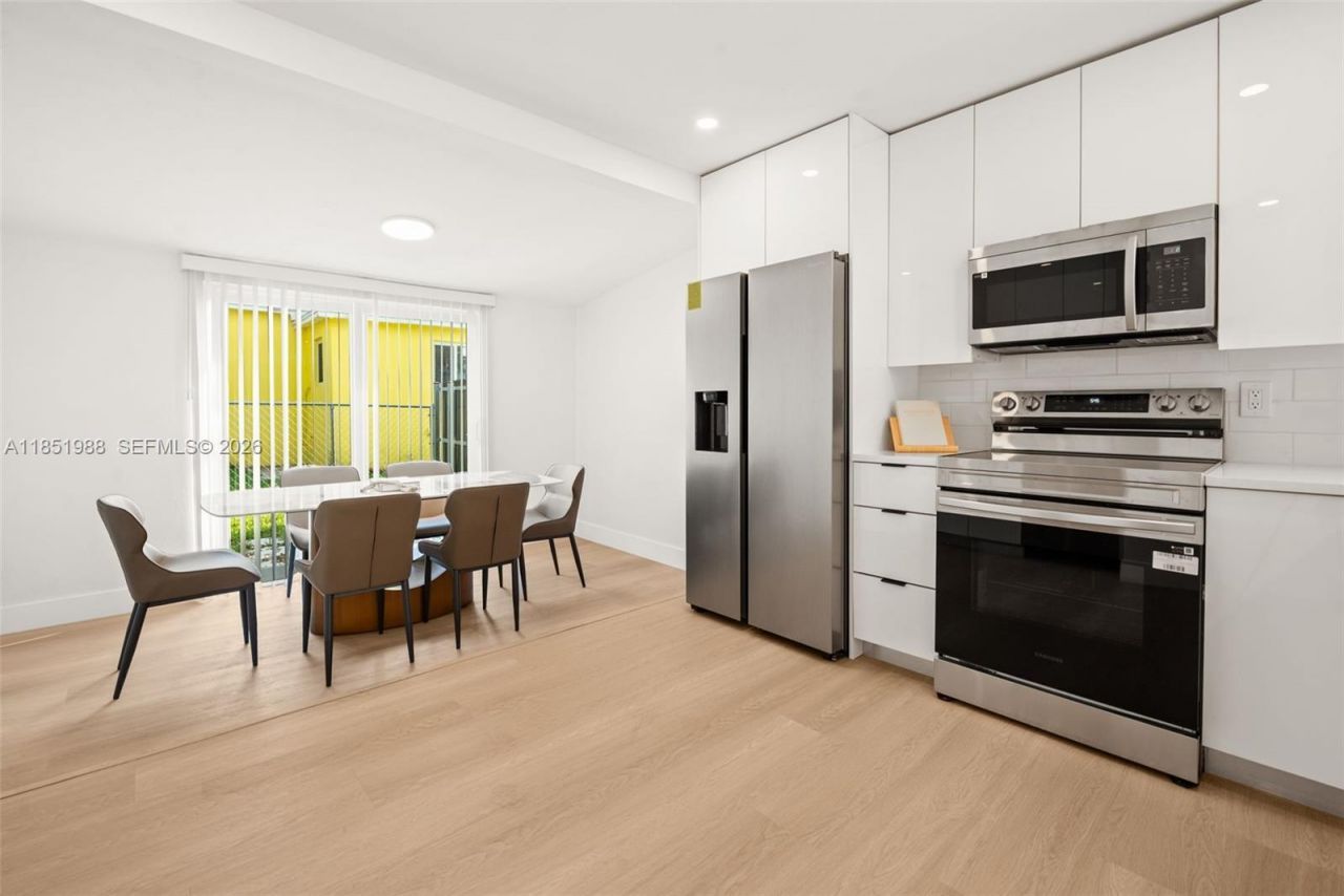 6965 NW 21st Ct, Miami, FL 33147 Photo