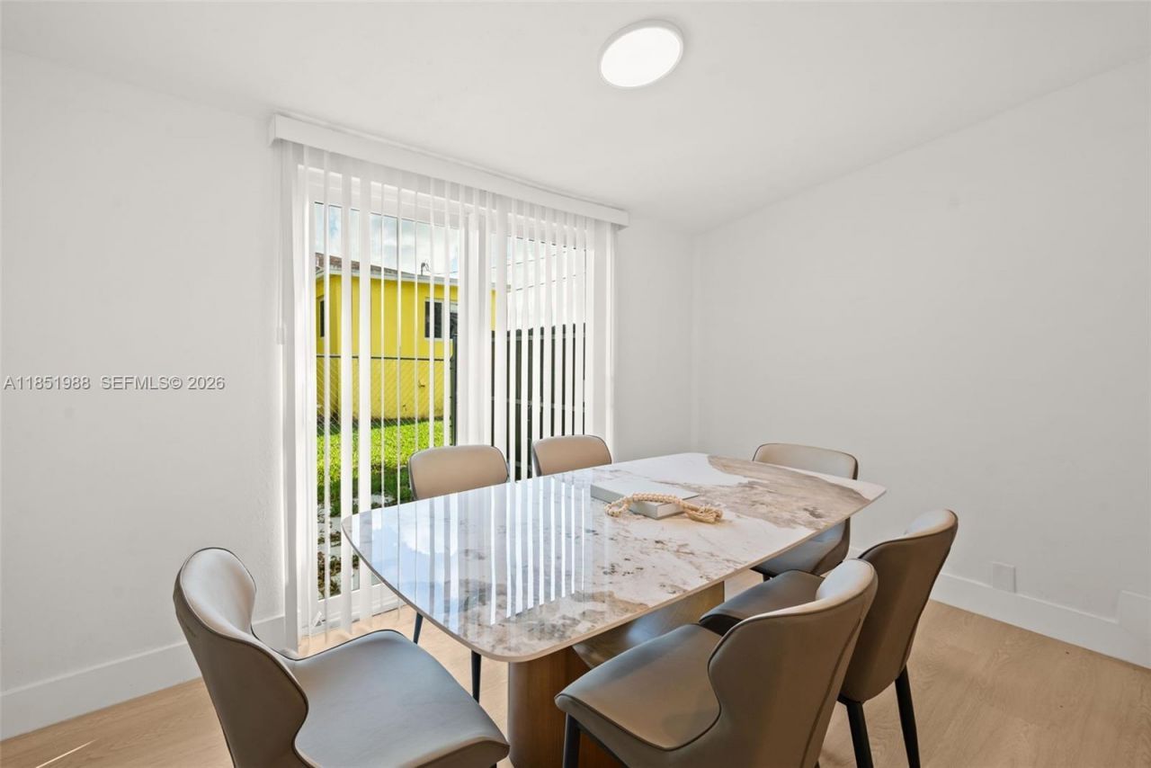 6965 NW 21st Ct, Miami, FL 33147 Photo