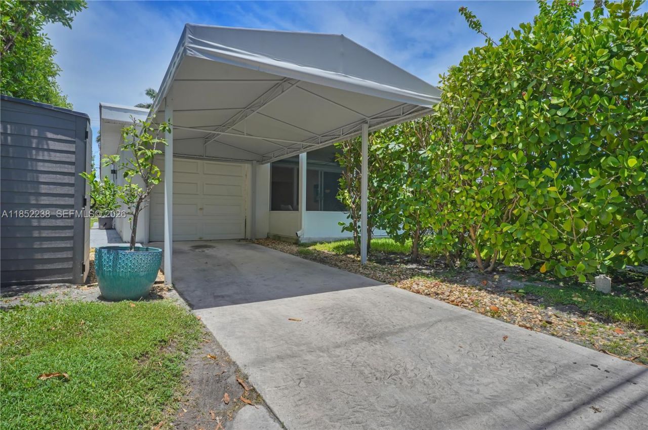 1144 Johnson St, Hollywood, FL 33019 Photo