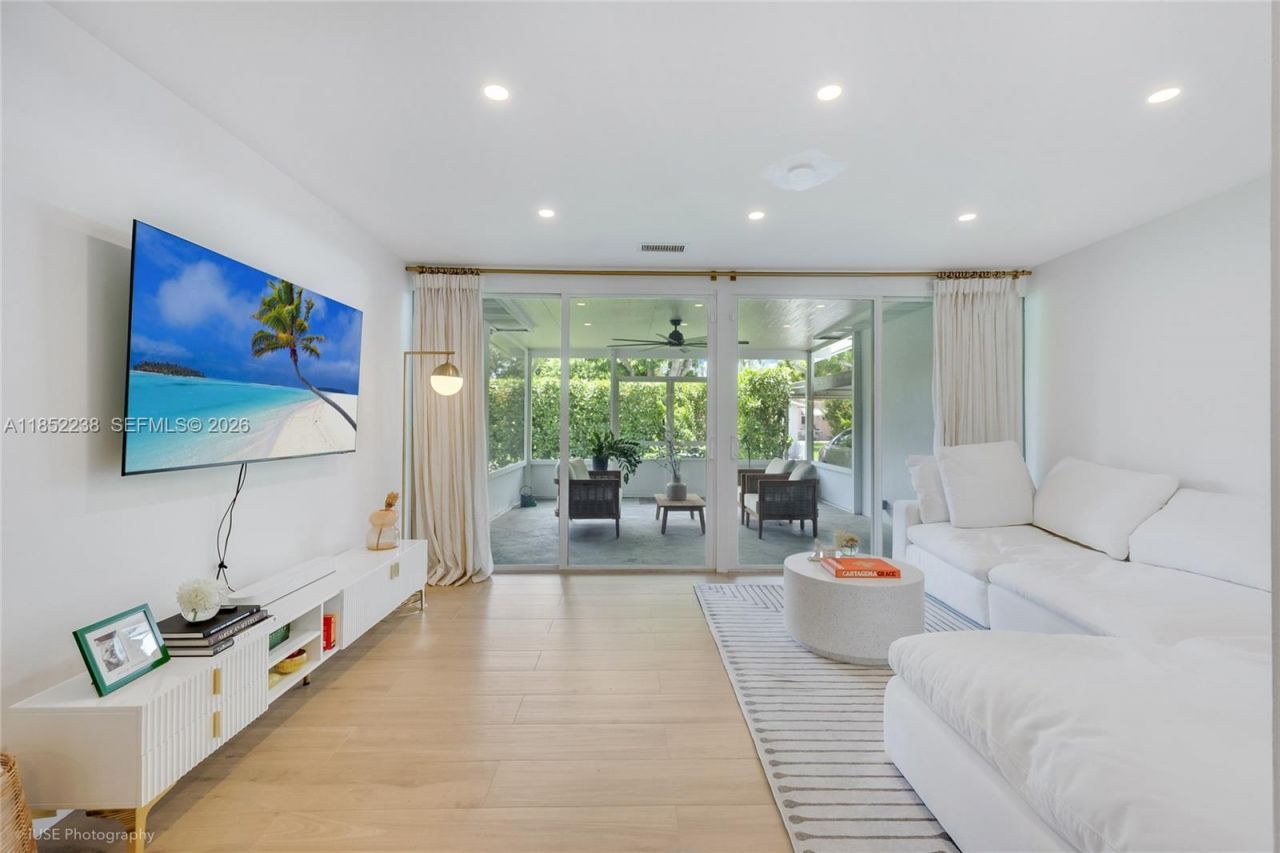 1144 Johnson St, Hollywood, FL 33019 Photo