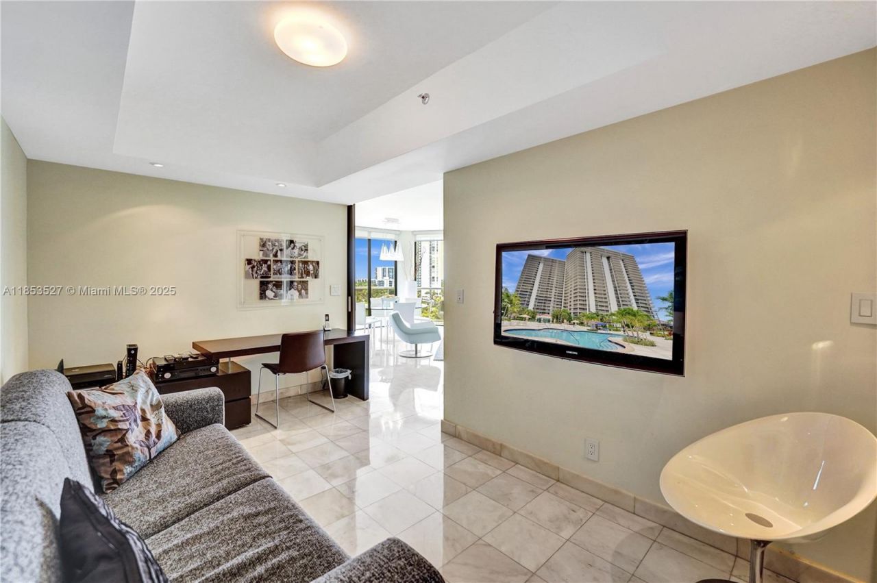 20281 E Country Club Dr, Unit 607, Aventura, FL 33180 Photo