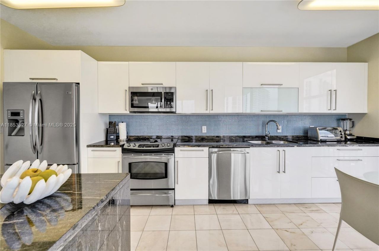 20281 E Country Club Dr, Unit 607, Aventura, FL 33180 Photo