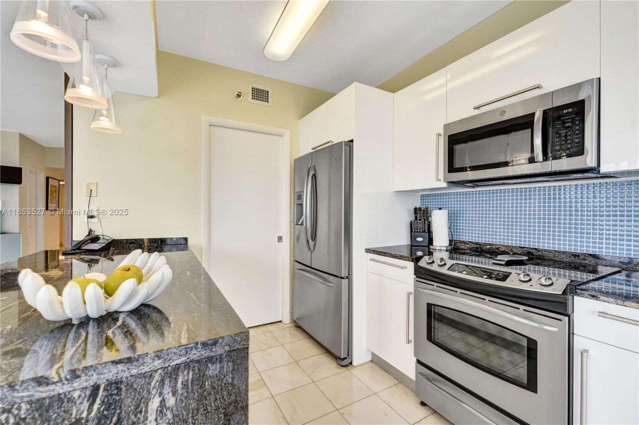 20281 E Country Club Dr, Unit 607, Aventura, FL 33180 Photo