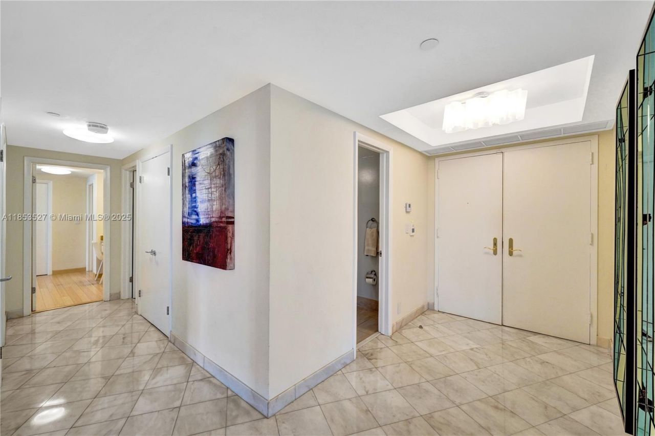 20281 E Country Club Dr, Unit 607, Aventura, FL 33180 Photo