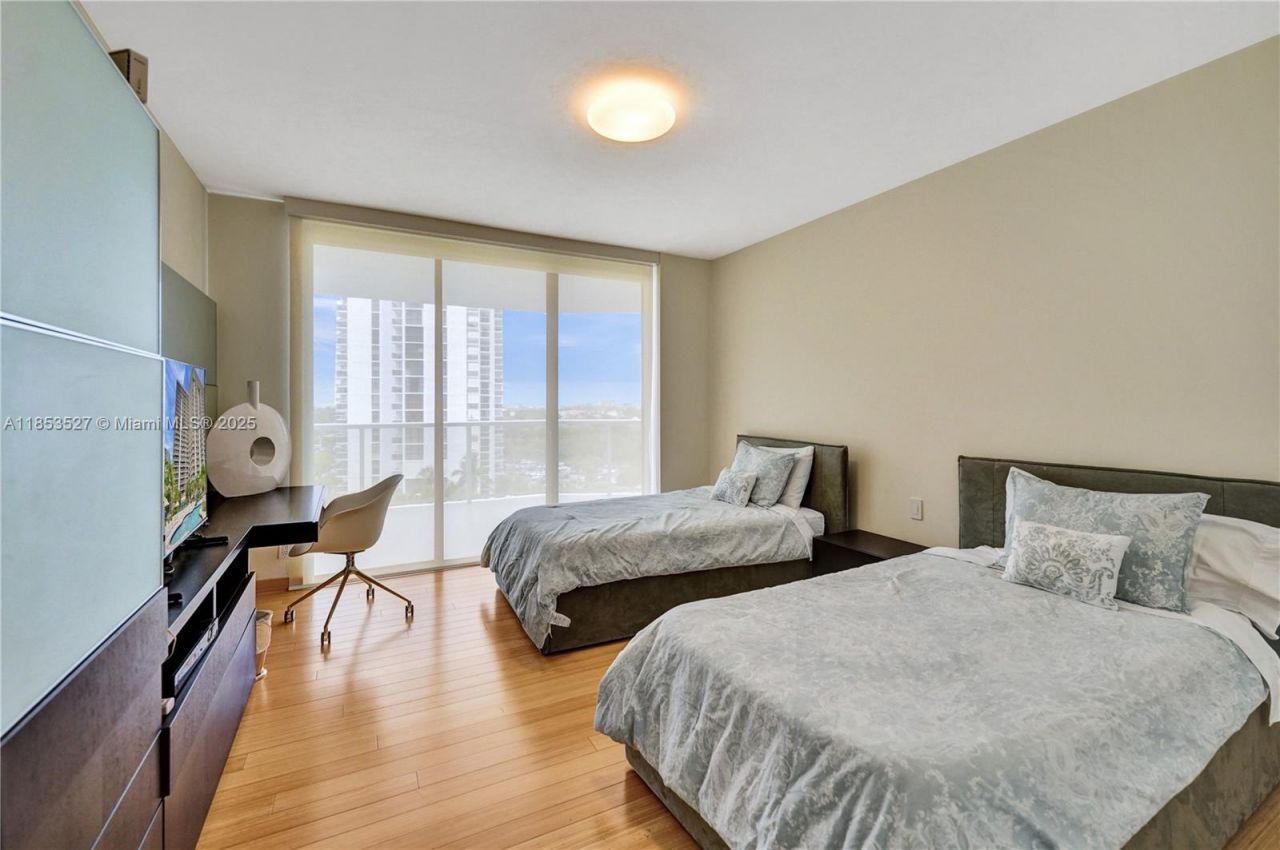 20281 E Country Club Dr, Unit 607, Aventura, FL 33180 Photo