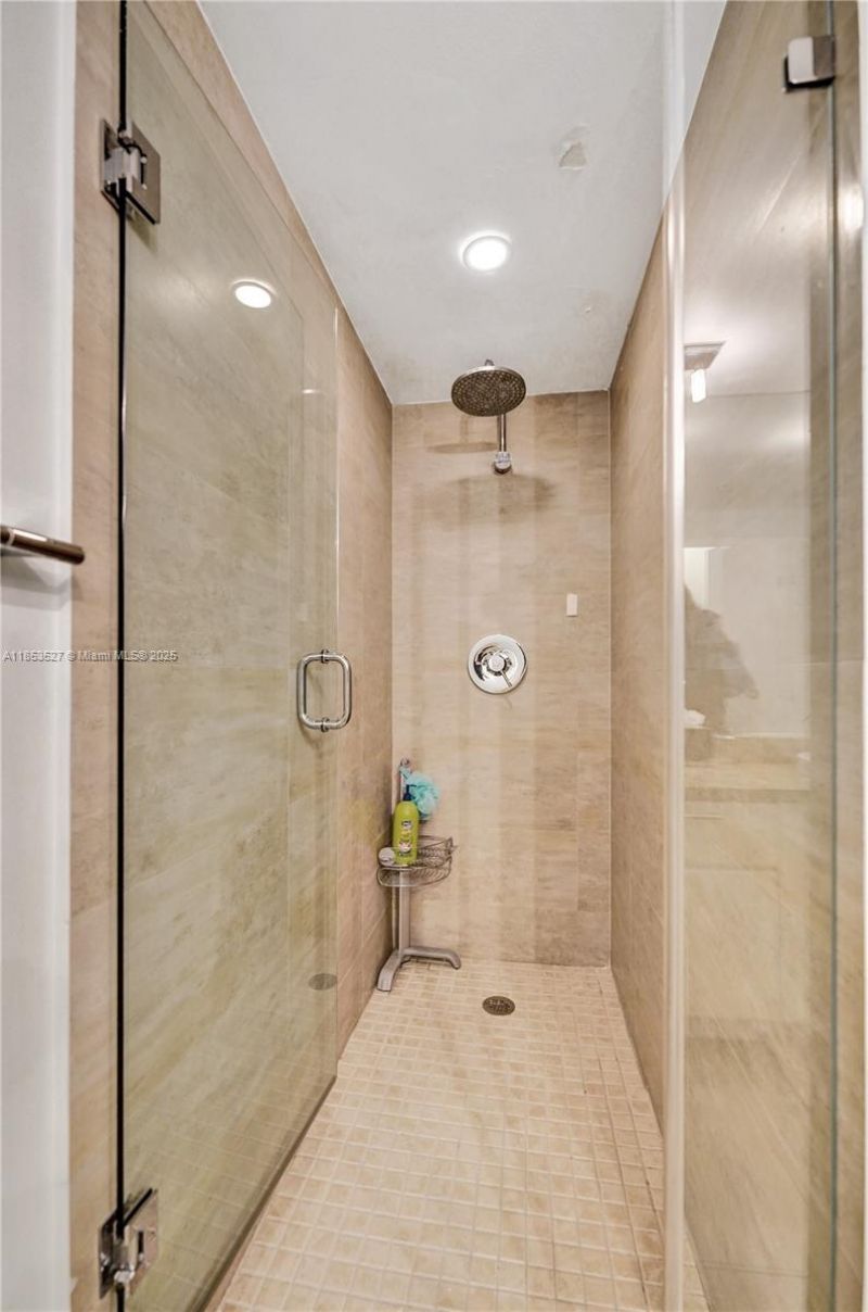 20281 E Country Club Dr, Unit 607, Aventura, FL 33180 Photo