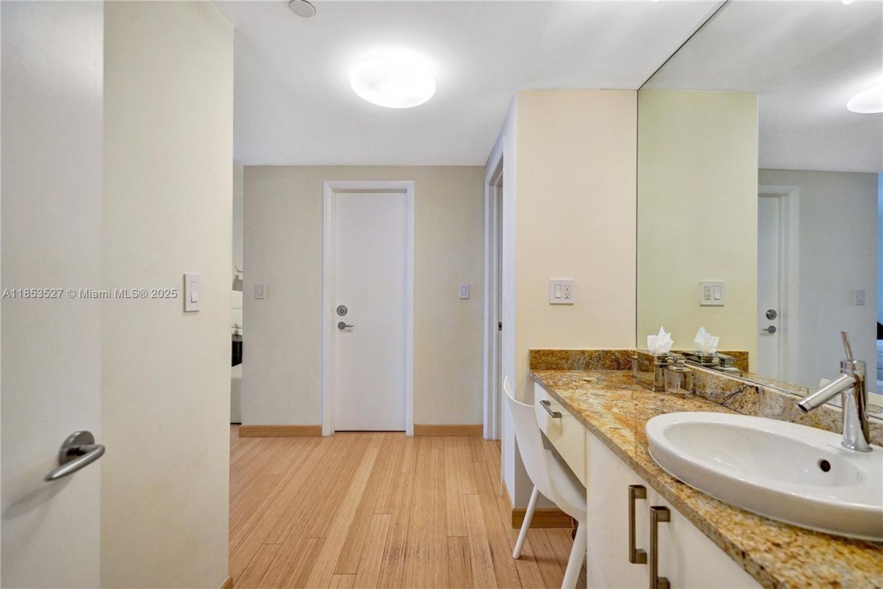 20281 E Country Club Dr, Unit 607, Aventura, FL 33180 Photo