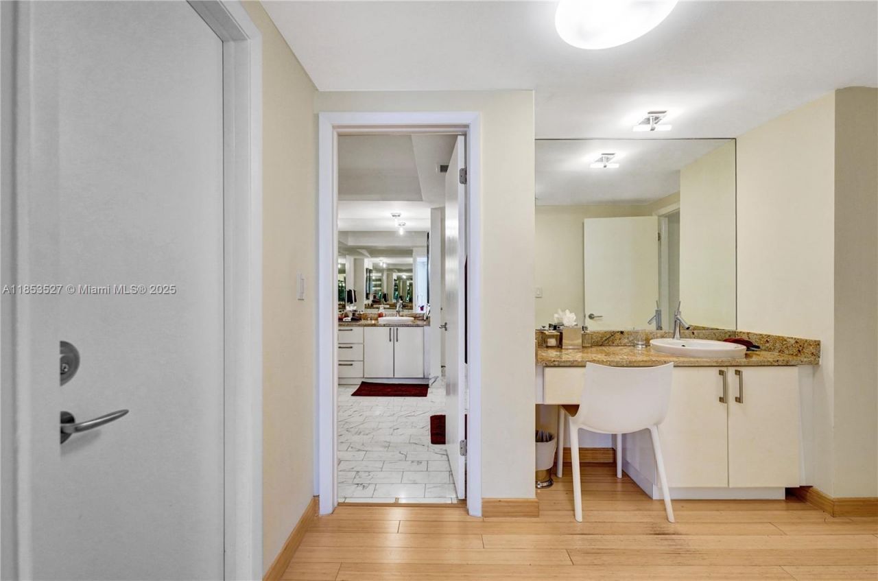 20281 E Country Club Dr, Unit 607, Aventura, FL 33180 Photo