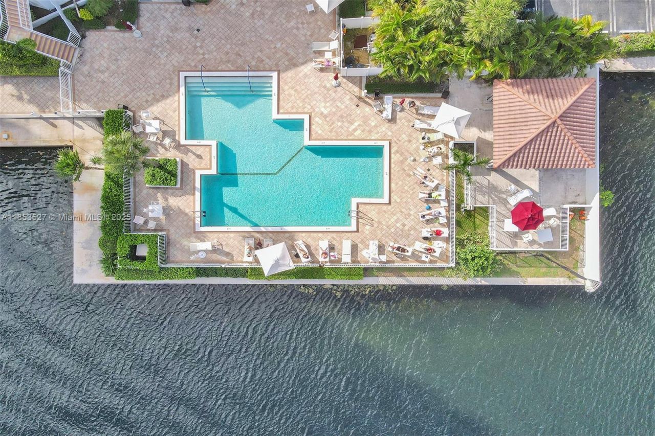 20281 E Country Club Dr, Unit 607, Aventura, FL 33180 Photo