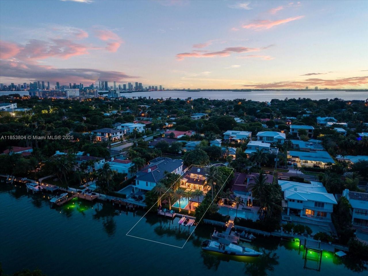 4475 N Meridian Ave, Miami Beach, FL 33140 Photo