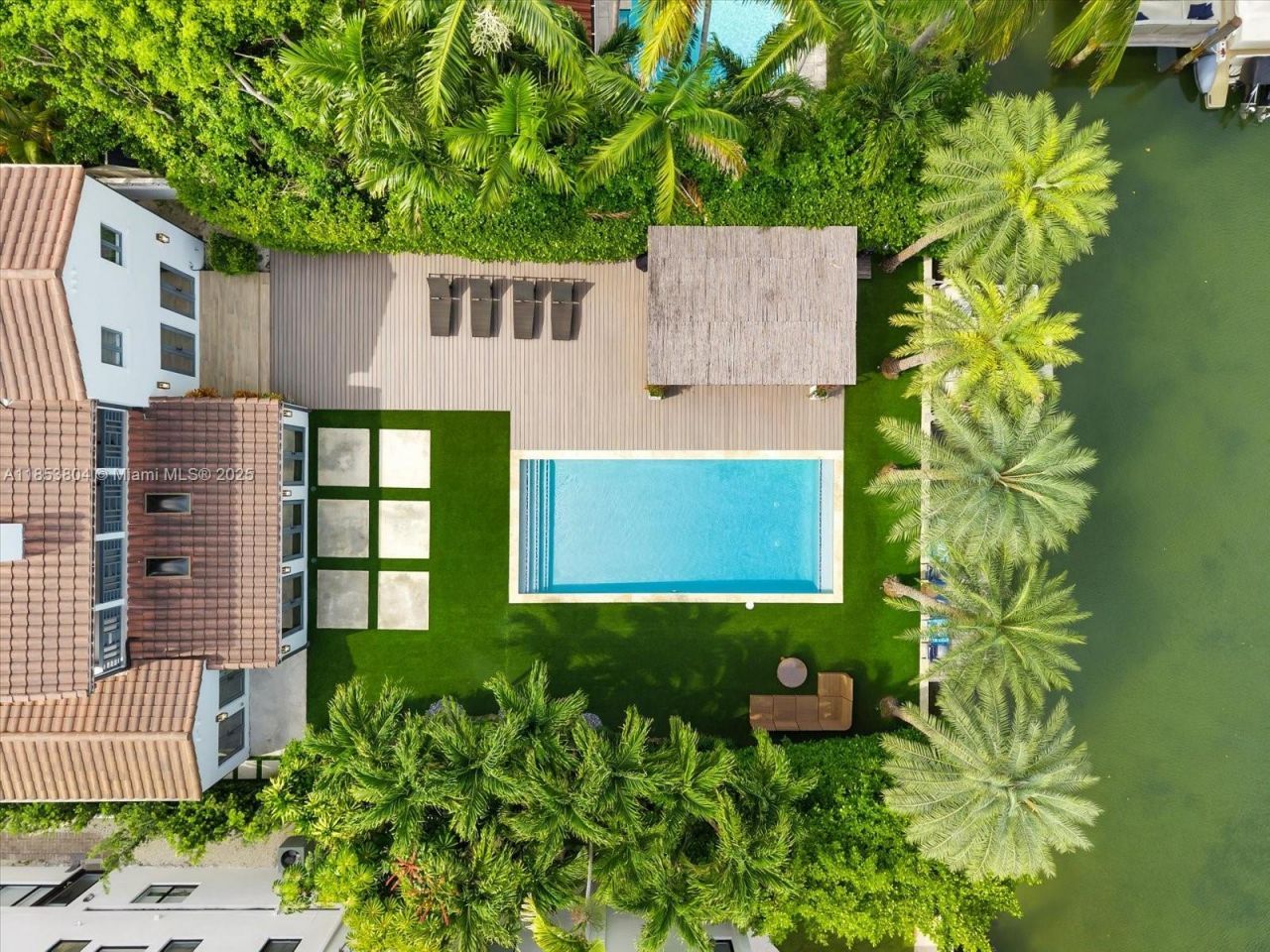 4475 N Meridian Ave, Miami Beach, FL 33140 Photo