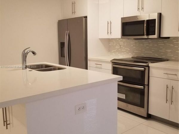 2651 NE 212th Ter, Unit 103, Miami, FL 33180
