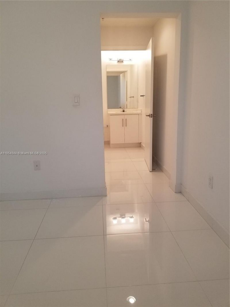 2651 NE 212th Ter, Unit 103, Miami, FL 33180 Photo