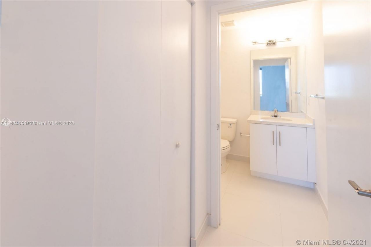 2651 NE 212th Ter, Unit 103, Miami, FL 33180 Photo