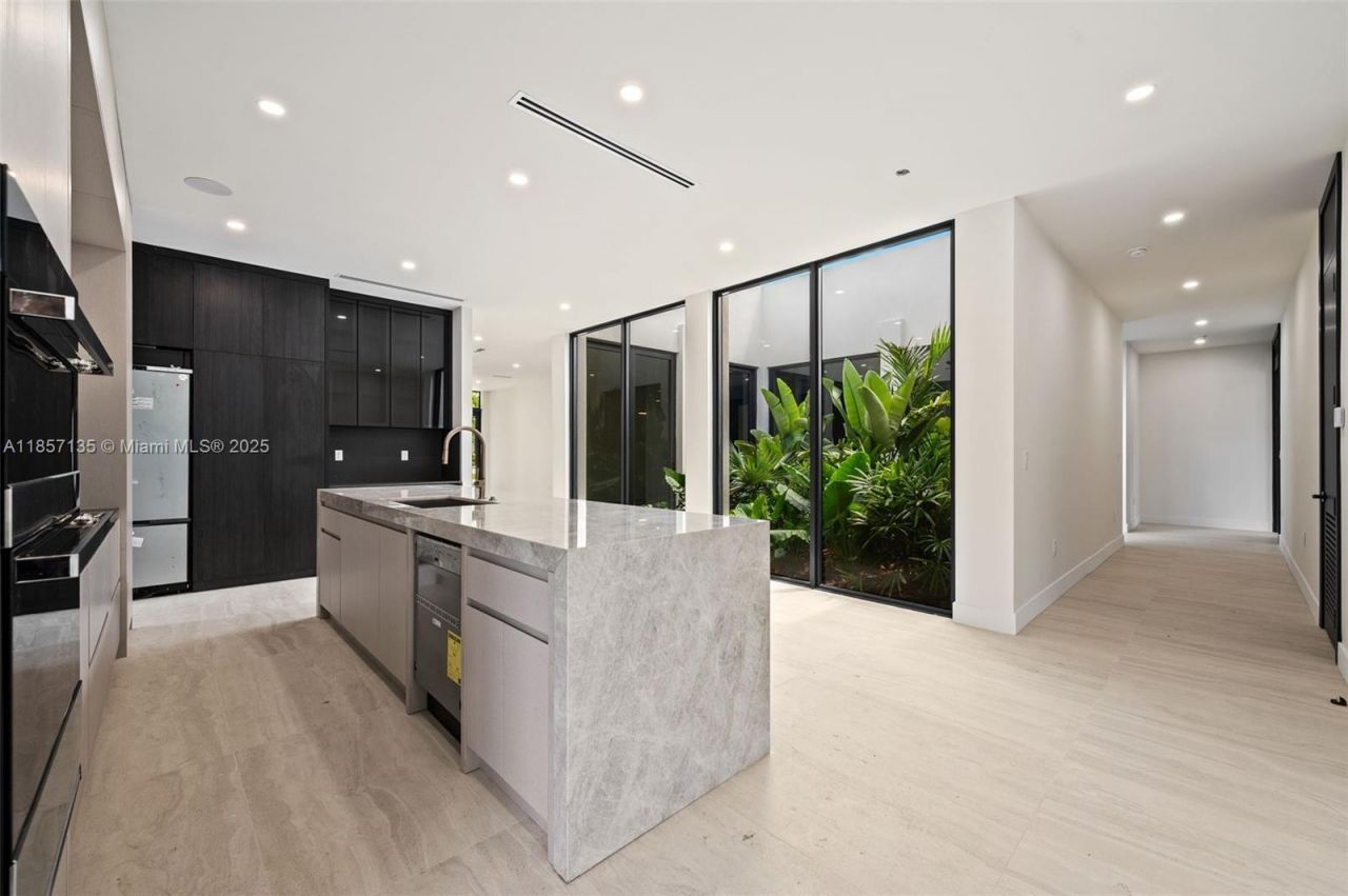 2940 SW 63rd Ave, Miami, FL 33155 Photo