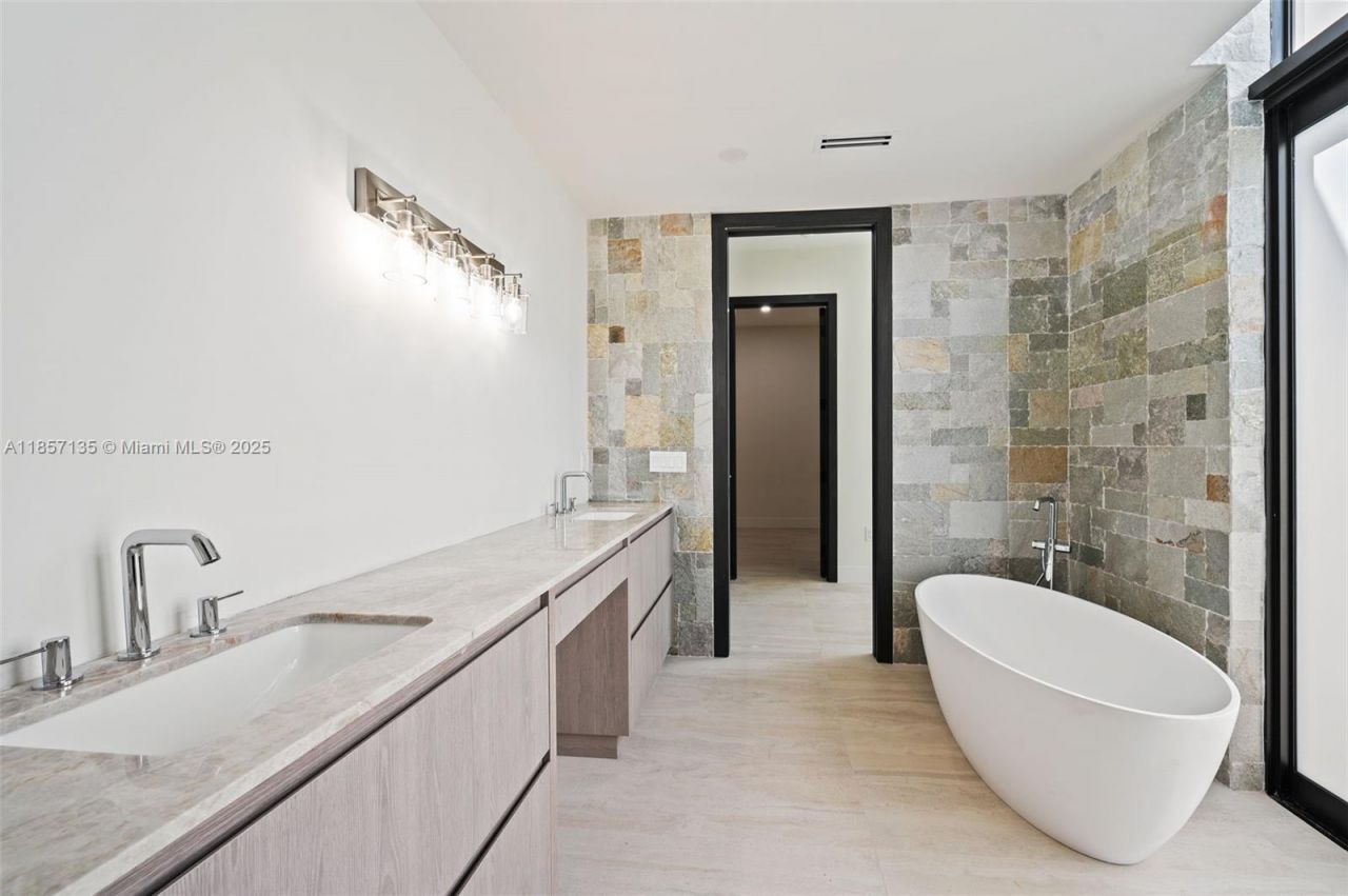 2940 SW 63rd Ave, Miami, FL 33155 Photo