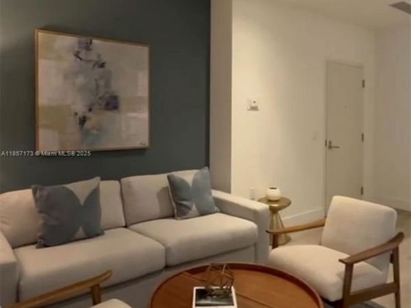 229 SW 9th St, Unit 403, Miami, FL 33130