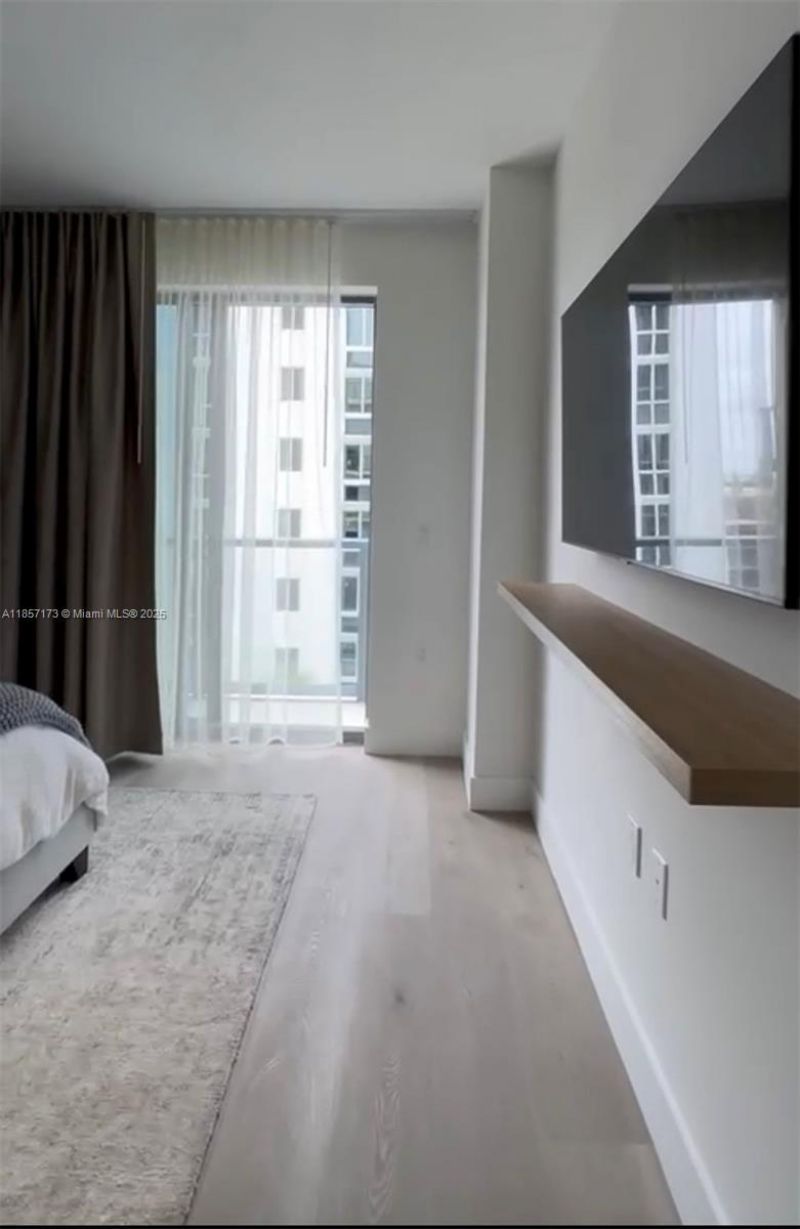 229 SW 9th St, Unit 403, Miami, FL 33130 Photo