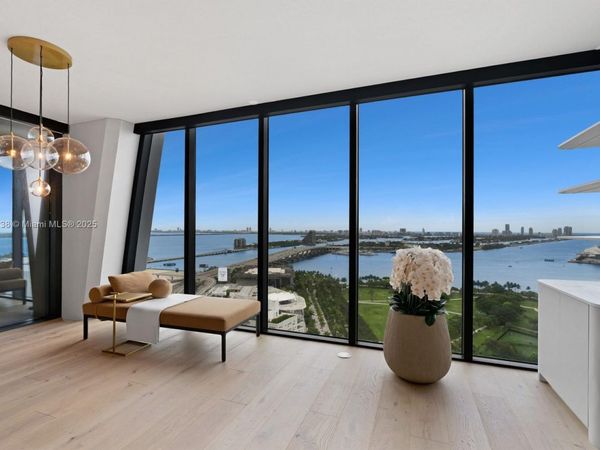 1000 Biscayne Blvd, Unit 2402, Miami, FL 33132