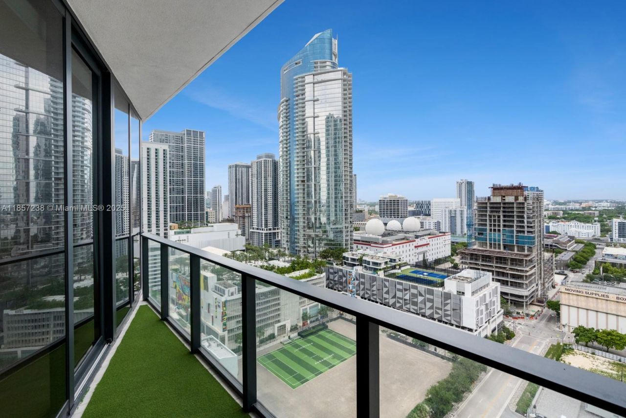 1000 Biscayne Blvd, Unit 2402, Miami, FL 33132 Photo