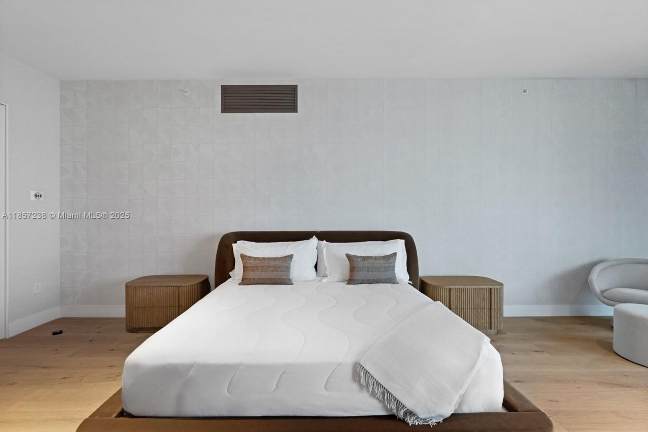 1000 Biscayne Blvd, Unit 2402, Miami, FL 33132 Photo