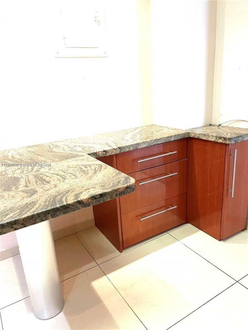 210 174th St, Unit 1103, Sunny Isles Beach, FL 33160 Photo