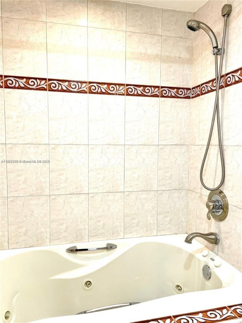 210 174th St, Unit 1103, Sunny Isles Beach, FL 33160 Photo