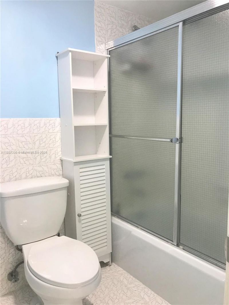 1825 S Ocean Dr, Unit 401, Hallandale Beach, FL 33009 Photo