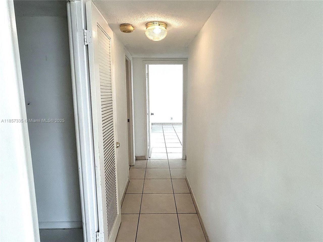 1825 S Ocean Dr, Unit 401, Hallandale Beach, FL 33009 Photo