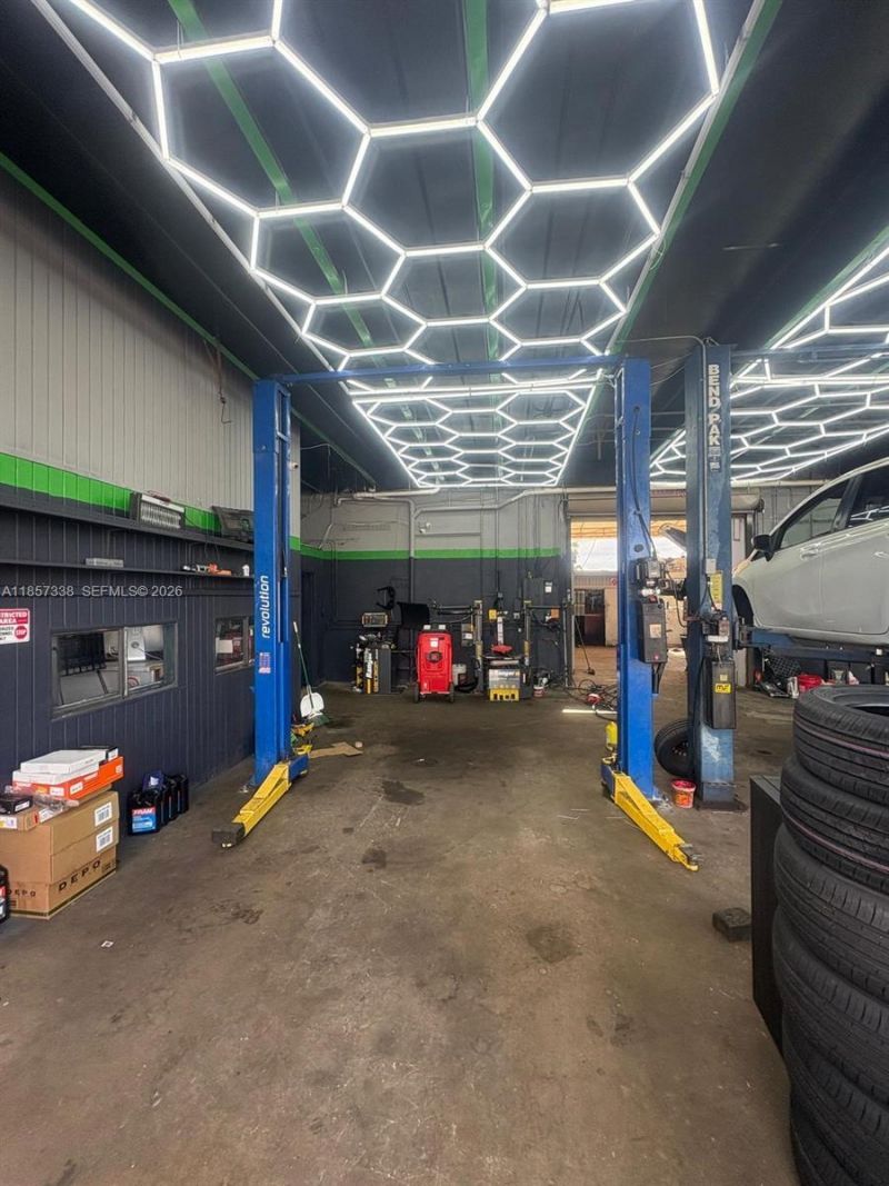 250 NE 44th St, Oakland Park, FL 33334 Photo