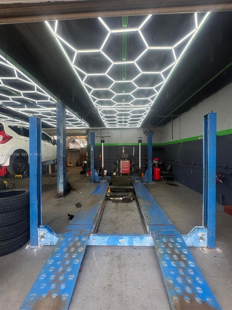 250 NE 44th St, Oakland Park, FL 33334 Photo