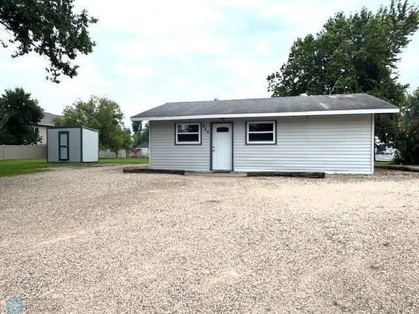 420 E Adams Avenue, Mahnomen, MN 56557