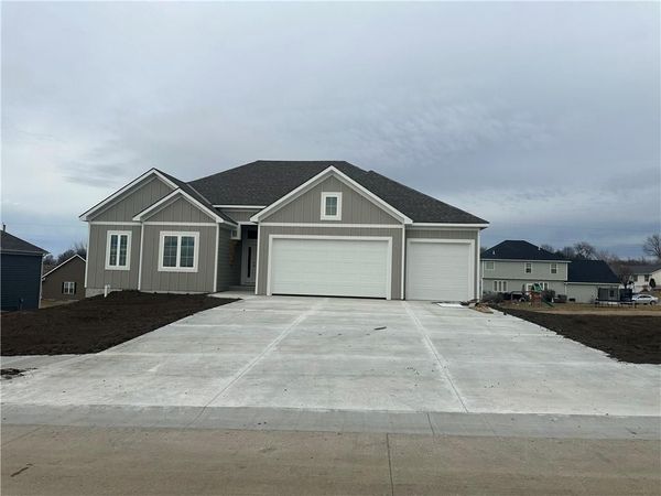 1159 W Edwards Street, Maryville, MO 64468