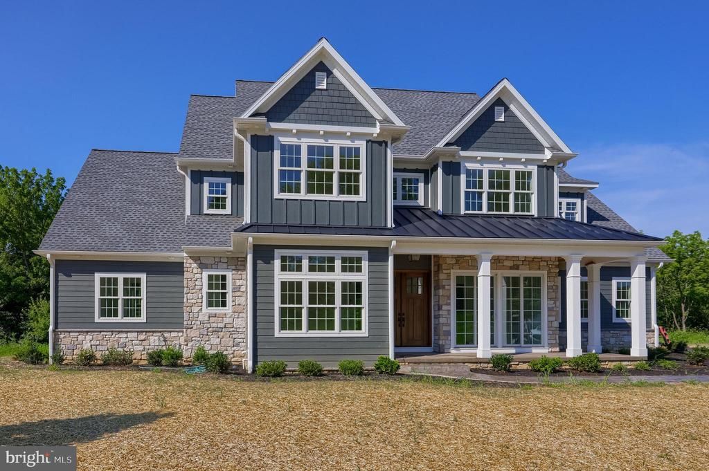 421 SOUTHAMPTON DRIVE, LITITZ, PA 17543