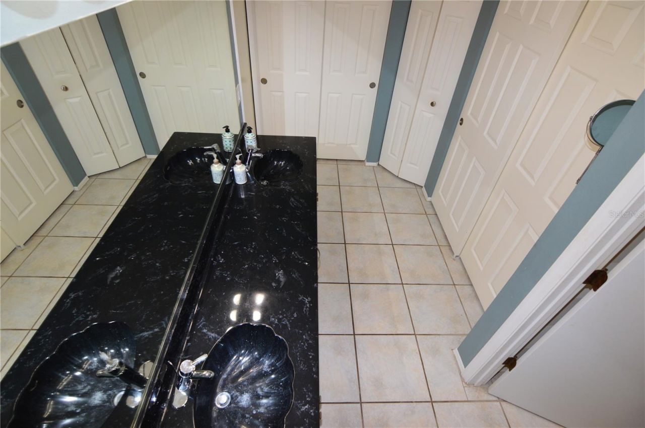 1576 Fawnwood Circle, Sarasota, FL 34232 Photo