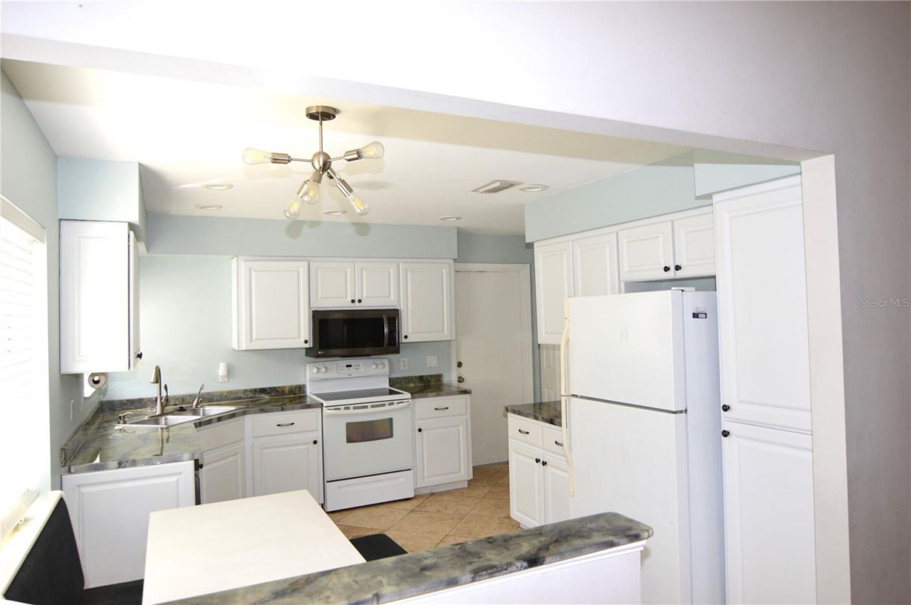 1576 Fawnwood Circle, Sarasota, FL 34232 Photo