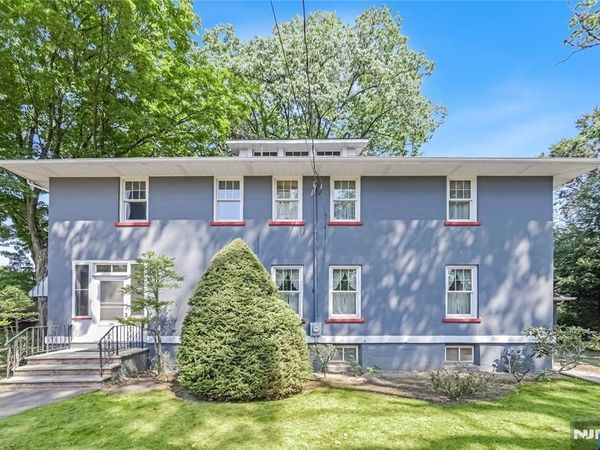 288 Washington Avenue, HILLSDALE, NJ 07642