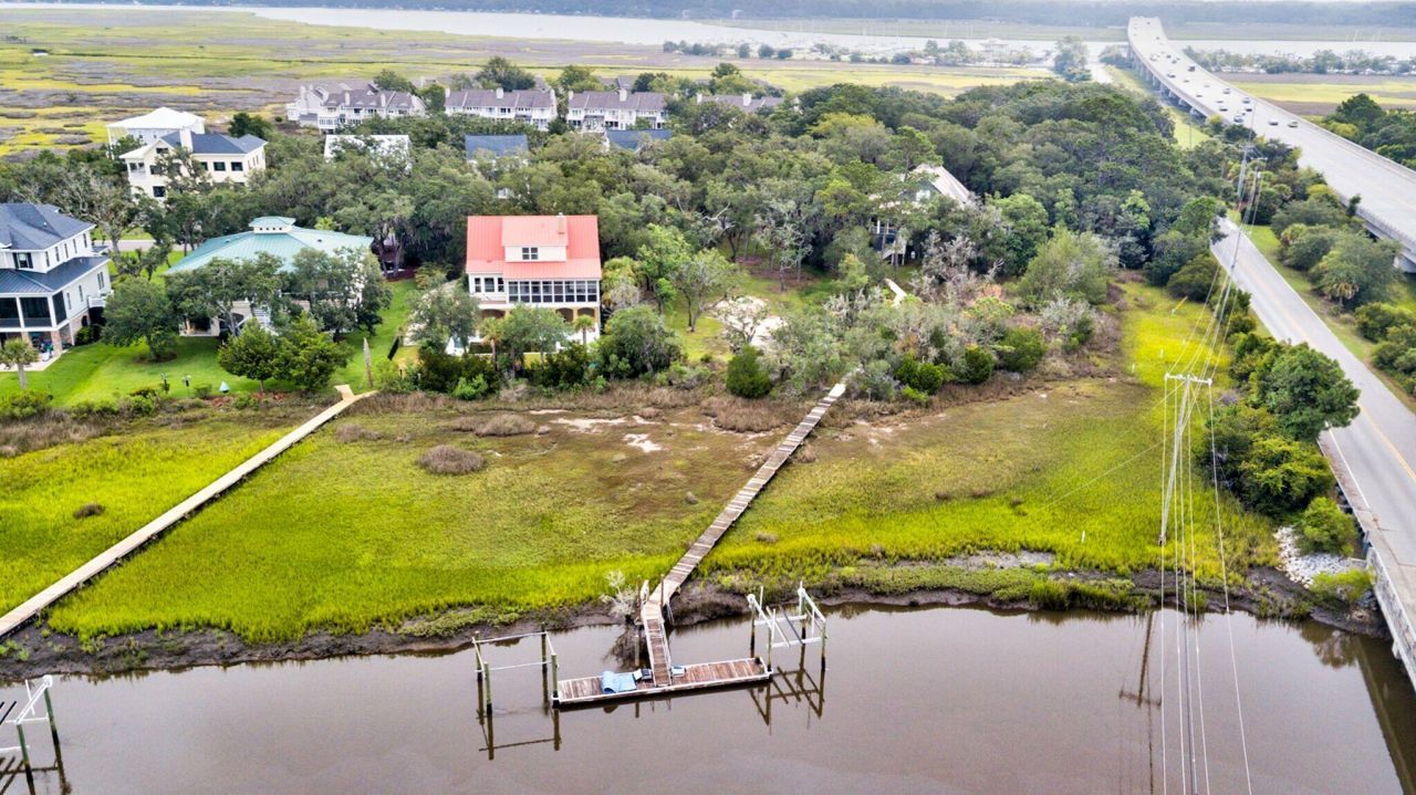 1875 Headquarters Plantation Drive Photo 2