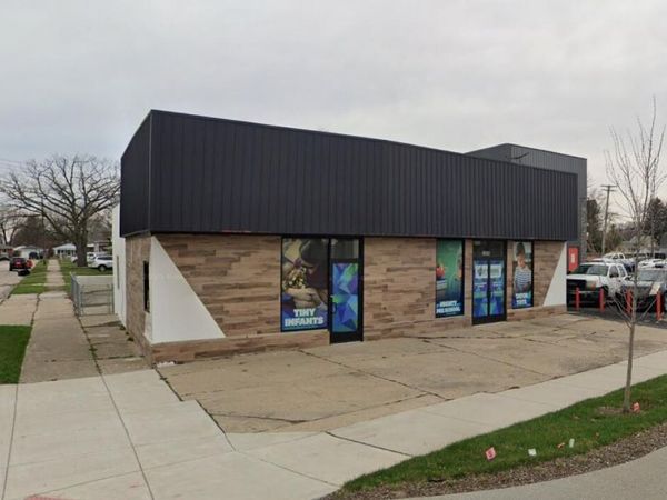 28905 Utica Road S, Roseville, MI 48066