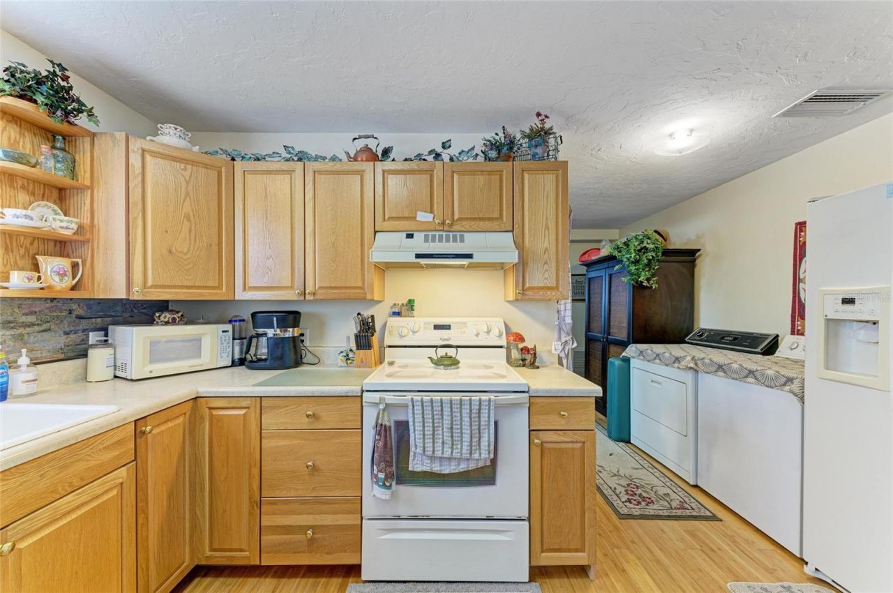 31 Seminole Drive, Bradenton, FL 34208 Photo