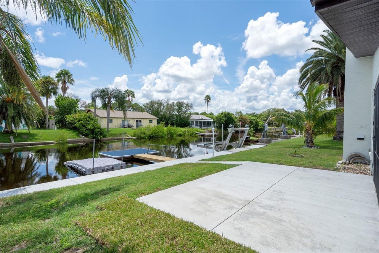 9910 Island Harbor Drive, Port Richey, FL 34668 Photo