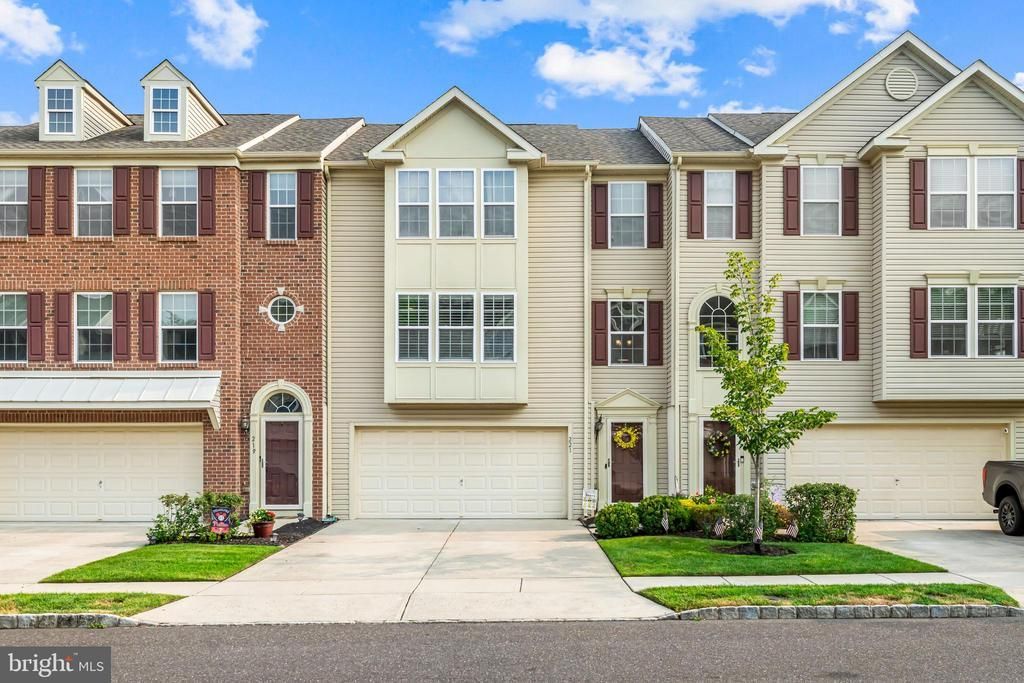 221 Nathan Drive, Cinnaminson, NJ 08077 Main Photo