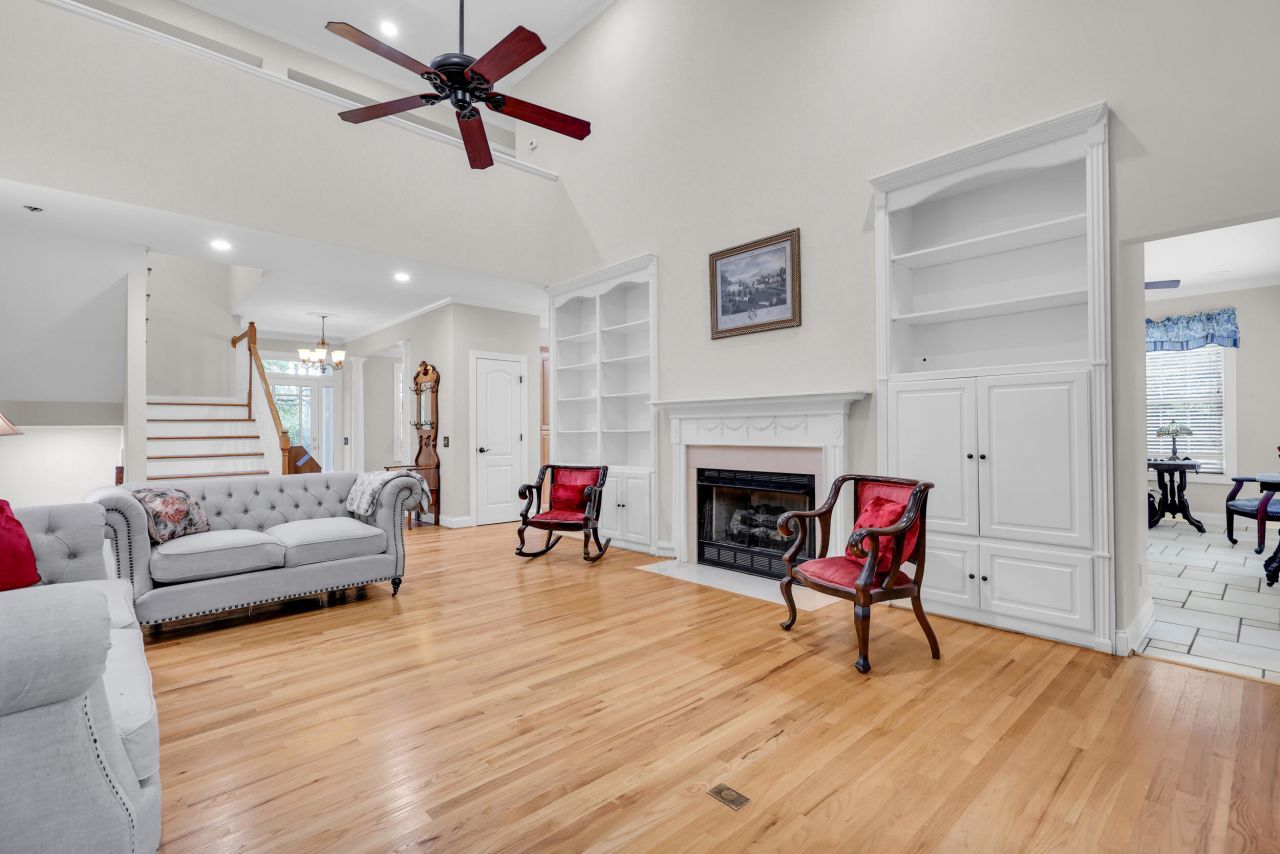 2595 Royal Oak Drive Photo 10