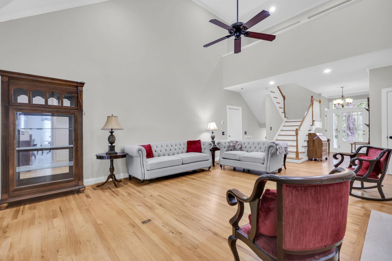 2595 Royal Oak Drive Photo 11