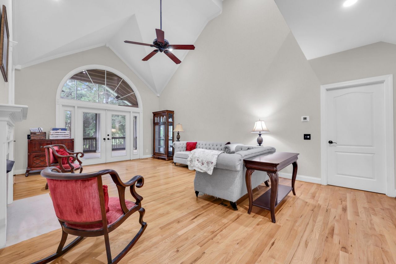 2595 Royal Oak Drive Photo 13