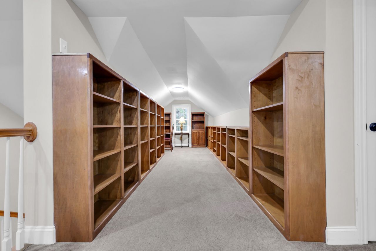 2595 Royal Oak Drive Photo 35