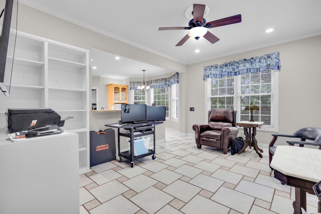 2595 Royal Oak Drive Photo 38